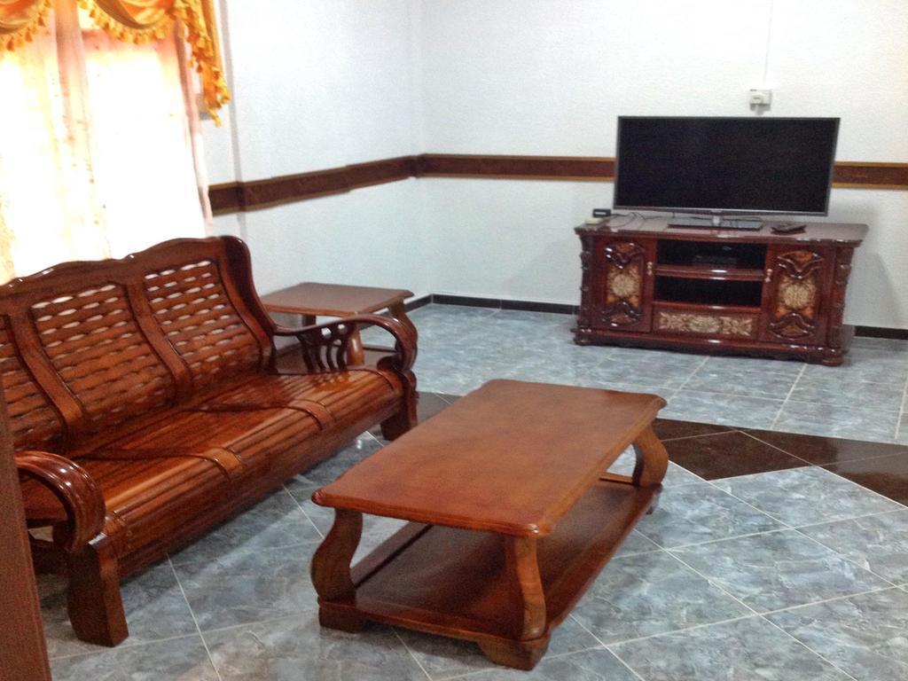 Nur Muslim Homestay At קוטה בארו מראה חיצוני תמונה